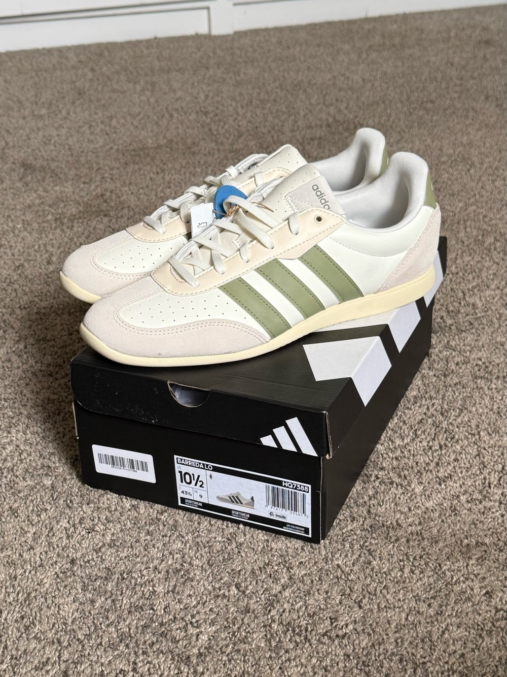 Adidas Barreda Lo Women’s 10.5 Off White Green Low Top Sneakers NIB